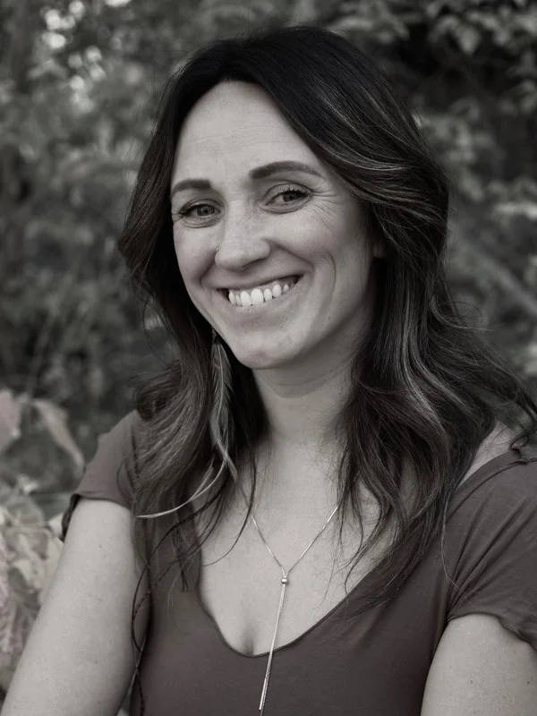 Cate, an intuitive medium and aura reader